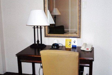 Holiday Inn Express Waterbury Buitenkant foto