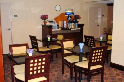 Holiday Inn Express Waterbury Buitenkant foto